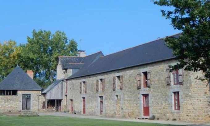 Gahard House | Perfect Stay at The Grand Clos with Spa and Kitchen Access
