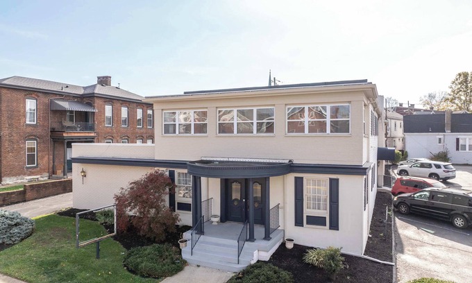 Ludlow Apartment | The Grand Elm Suites