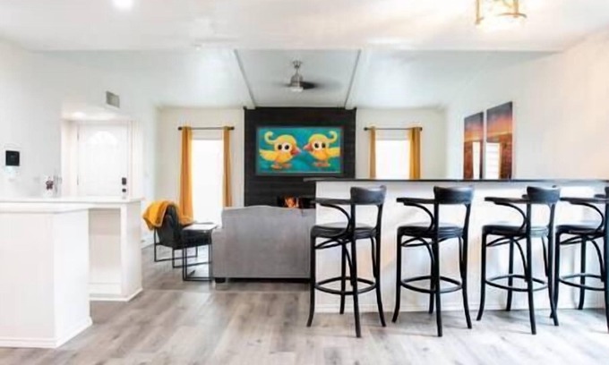 The Colony House | Relaxing Getaway: 4 Bedroom Home with Breakfast Included