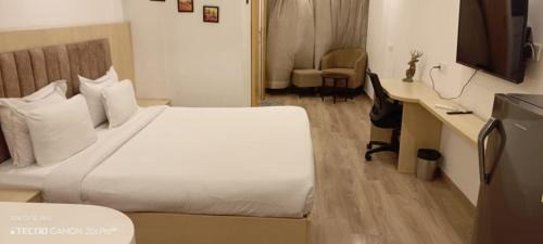 Shyam Nagar Hotel | The Grand Hotel And Suites