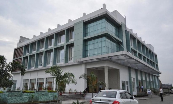 Gomti Nagar Hotel | Explore The Grand JBR: Family-Friendly & Highly Rated Stay