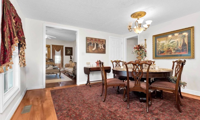 Georgetown House | THE GRAND MANOR WITH SOUTHERN HOSPITALITY in charming Georgetown