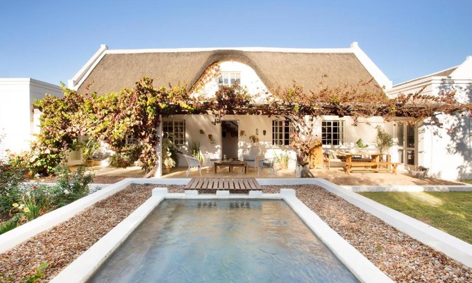 McGregor House | Family-Friendly Stay at The Grand Marigold with Pool Access