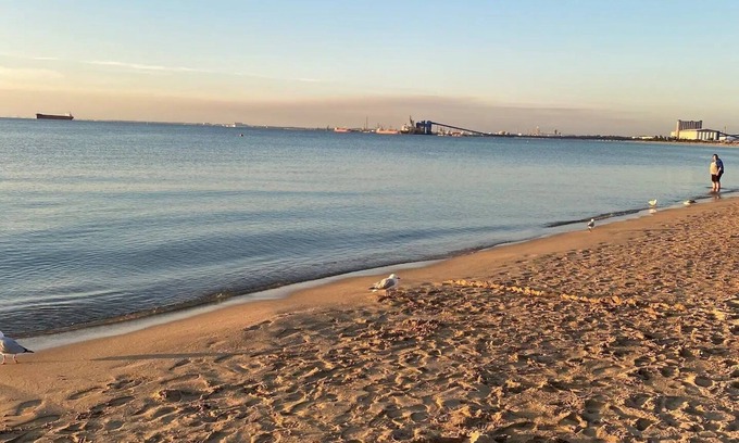 Rockingham House | Beachfront Retreat: The Grand Old Lady Awaits You