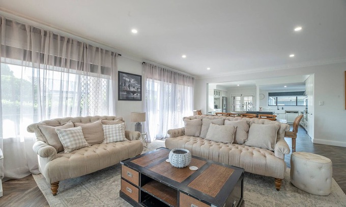 Dubbo House | The Grand on Macquarie | Pool & Spa, Ultimate Getaway