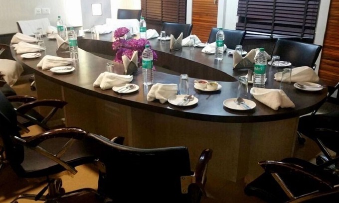 Jaunpur Hotel | Discover The Grand Utsav Motal: Family-Friendly Escape
