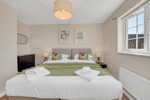 Martlesham Heath House | Discover The Grange Luxe2: 4-Star Pet & Child Friendly Stay
