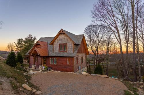 Elk Park House | Family-Friendly Getaway at The Grape Escape, Eagles Nest