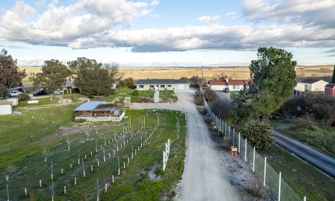 Paso Robles Other | The Grape Escape Farmhouse