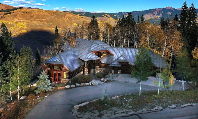 Crested Butte House | Experience The Gray Fox: Hot Tub, Sauna & Ski In/Out
