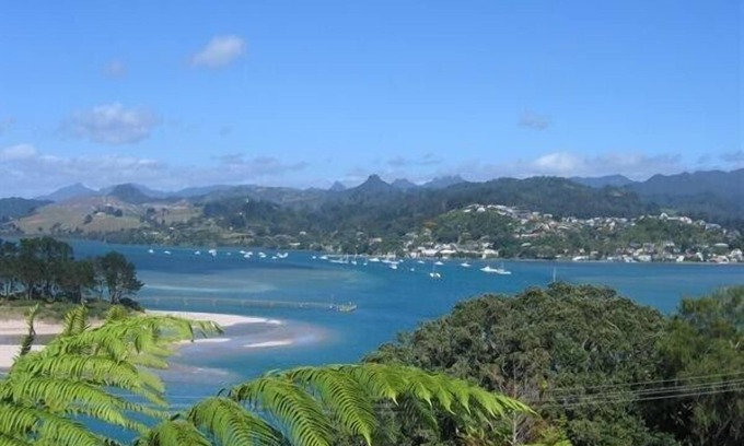 Tairua Cottage | Oceanfront Family Retreat - The Great Escape Tairua