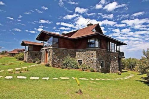Naivasha Hotel | Relax at The Great Rift Valley Lodge & Golf Resort