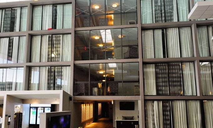 Alton Hotel | Comfortable Stay at Best Western Premier Alton-St. Louis