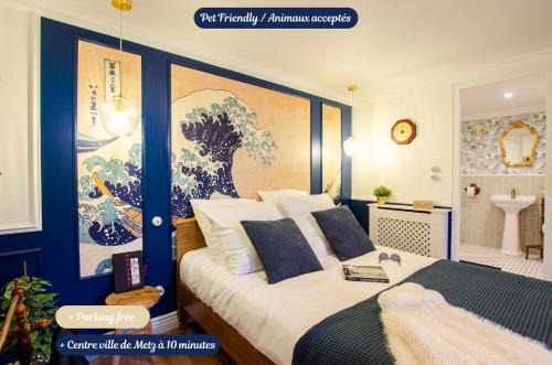 Le Ban-Saint-Martin Apartment | Inviting The Great Wave: Terrace & Parking for Families