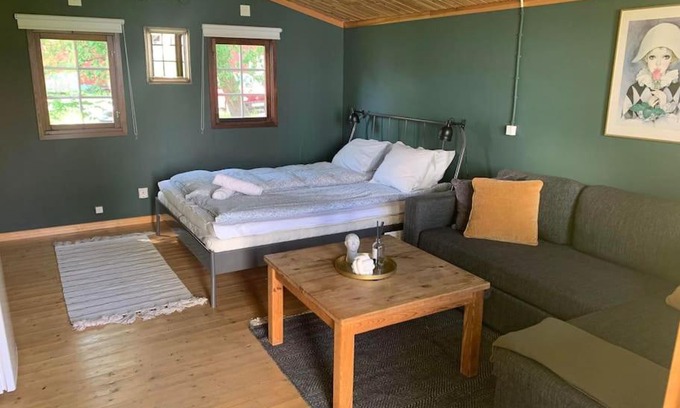 Fagerfjall House | Pet & Child Friendly Getaway at The Green Cabin