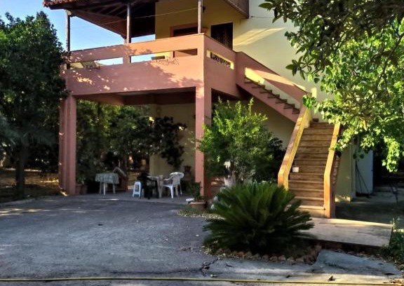 Agios Minas Apartment | Discover Ο ΚΉΠΟΣ ΣΤΗΝ ΑΓΊΑ ΒΑΣΣΑ: Family & Pet Friendly