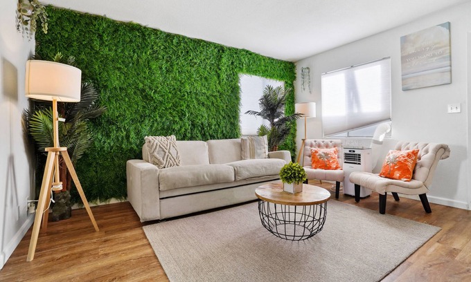 Pierpont Bay Apartment | Beachside Retreat: The Green Haven with Oceanfront Views