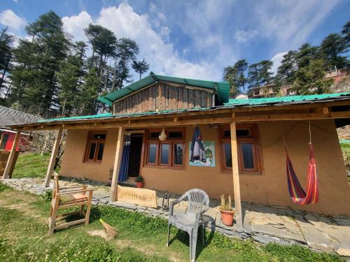 Banjar Cabin | Enjoy Nature at The Green Himalayan Mudhouse in Jibhi