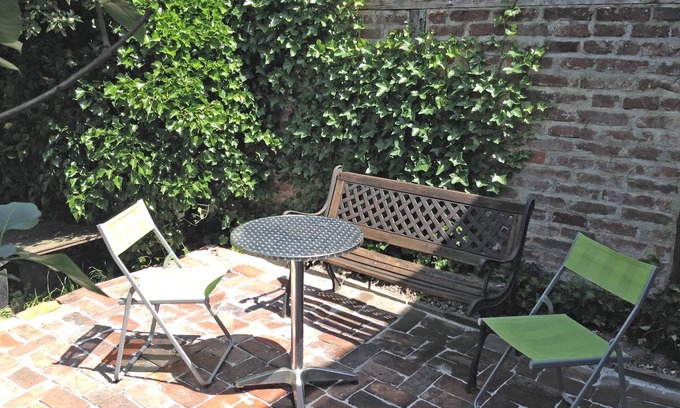 Bad Wilhelmshoehe House | Discover The Green House: Top-Rated Apartment in Kassel