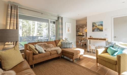 Coylumbridge House | Pet-Friendly Stay at The Green Lodge in Aviemore