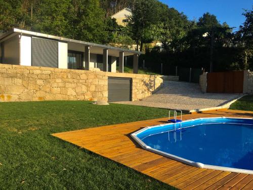 Ventosa House | Guest Rated 9.8: The Green Roof House with Ocean Views