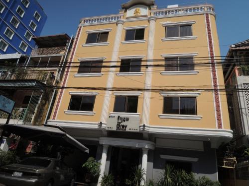 Prampir Makara House | Budget-Friendly Stay at The Grey Guesthouse for Families