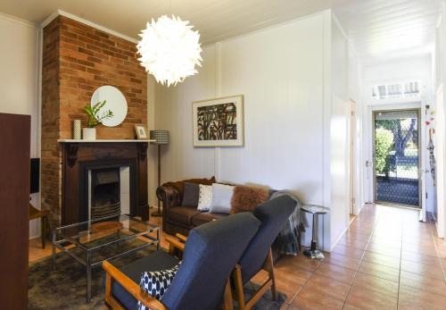 Grafton House | Discover The Grey House: Family-Friendly 4-Star Retreat