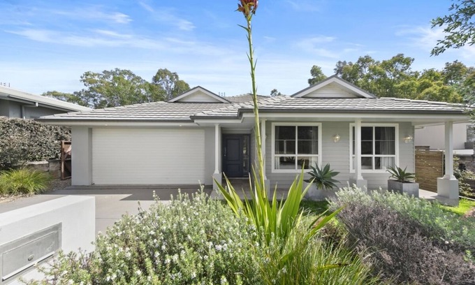 Pokolbin House | Unforgettable Stay at The Grey House - Heart of the Hunter