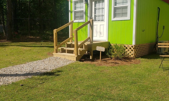 Auburn Cabin | Cozy Tiny House Near Auburn AL with Ocean View Amenities