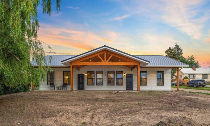 Polson House | The Grizzley Getaway