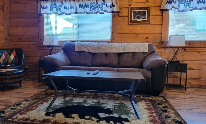 Warrens Cabin | The Grizzly Den Cabin Warrens WI