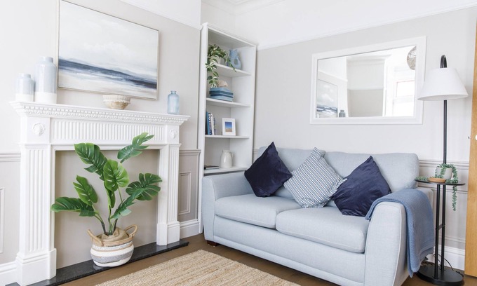 Worthing Apartment | The Grove Apartment with Free on street Parking