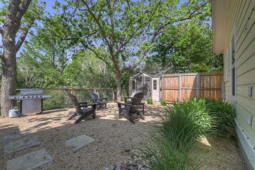 Fredericksburg House | Stylish Cottage at The Grove - Walk to Main Street
