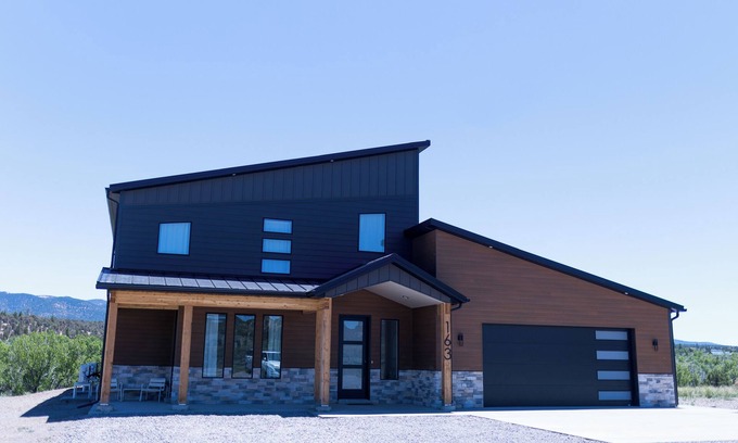 Hatch House | Relaxing Retreat at The Grove: Hot Tub & Mountain Views