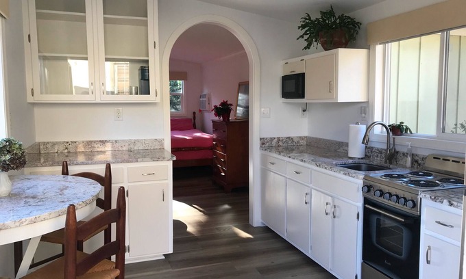 Gibsonville Cottage | Top-Rated Guest House at Elon Cottage with Family Amenities