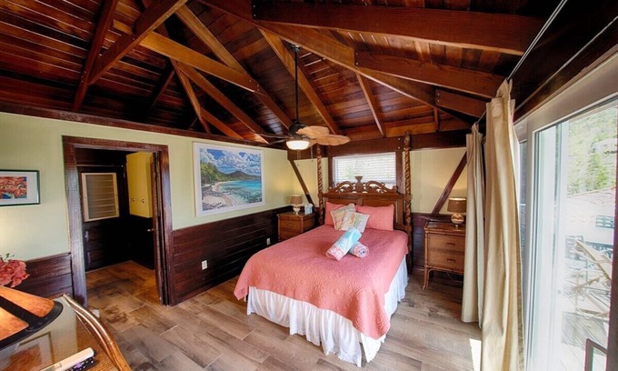 Great Cruz Bay Cottage | Discover The Guest House of Villa Solare: 10/10 Ocean View