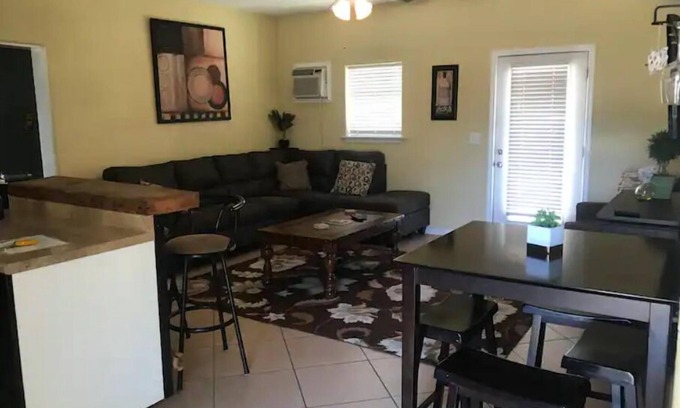 Comfort House | Pet-Friendly Retreat at The Guesthouse in Hill Country