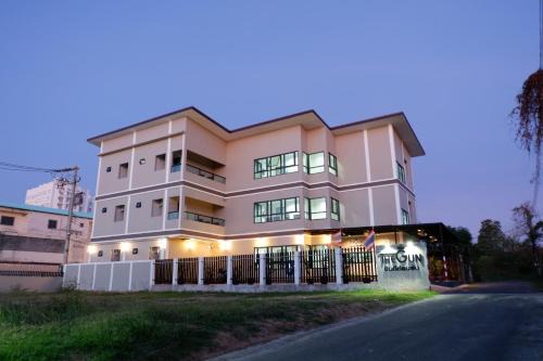Surin Hotel | Family-Friendly Getaway at The Gun Hotel with Great Ratings