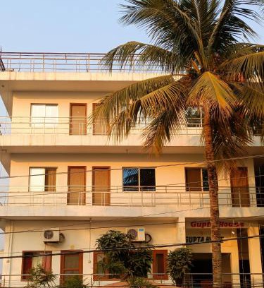 Bodh Gaya House | Budget-Friendly Gupta Guest House with Hot Tub & Pet Access