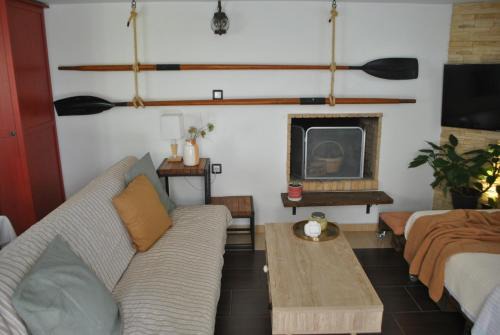Paloukia Apartment | Charming Hakuna Matata Studio: Guest Rated 9.8/10