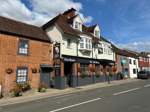Ripley Hotel | Discover Comfort at The Half Moon Inn with Hot Tub Access