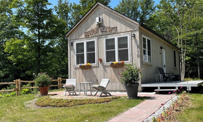 Charleston Cabin | Guest Rated: The Hamblett at Hinton Hill, Ideal for Families