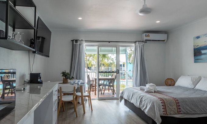 Dolphin Heads Resort | Relax at The Hamilton @ Dolphin Heads with Ocean Views