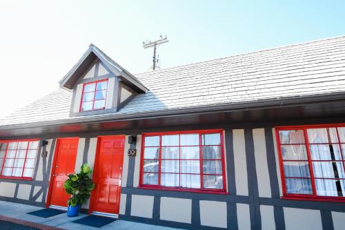 Solvang Hotel | Discover The Hamlet Inn: Family-Friendly & Accessible Stay