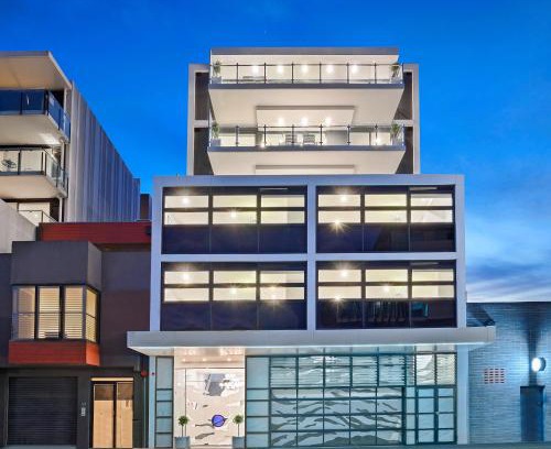 Port Melbourne Apartment | Oceanfront Family Retreat at The Hamptons Apartments