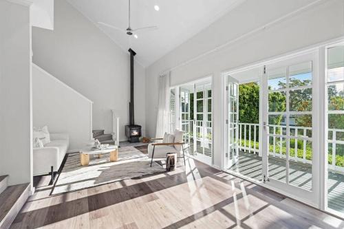 Forresters Beach House | Relax at The Hamptons Beach House with Pet-Friendly Amenities