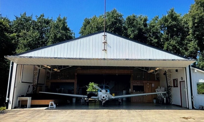 Point Roberts House | Unique Airplane Hangar Rental Near Vancouver & Tsawwassen