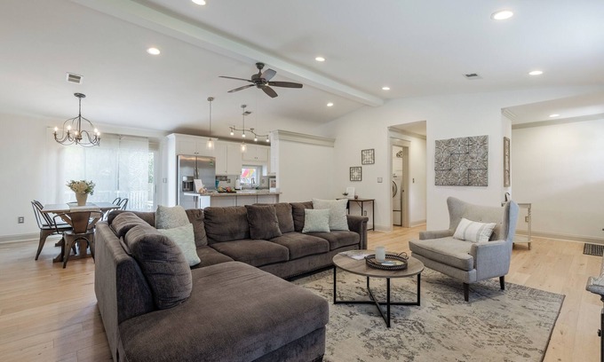 Conestee House | Experience The Happy Bungalow: Guest Rated 9.8/10
