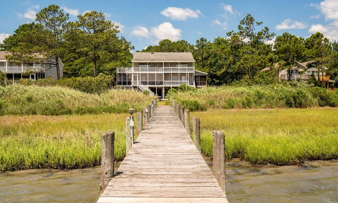 Piney Island House | Waterfront Retreat at The Happy Crab on Chincoteague Island