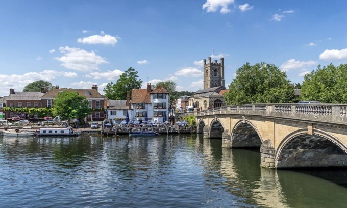 Henley Cottage | The Happy Cottage - Renovated Retreat Steps from Henley Town